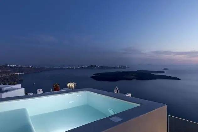Scenic View Suite with plunge pool