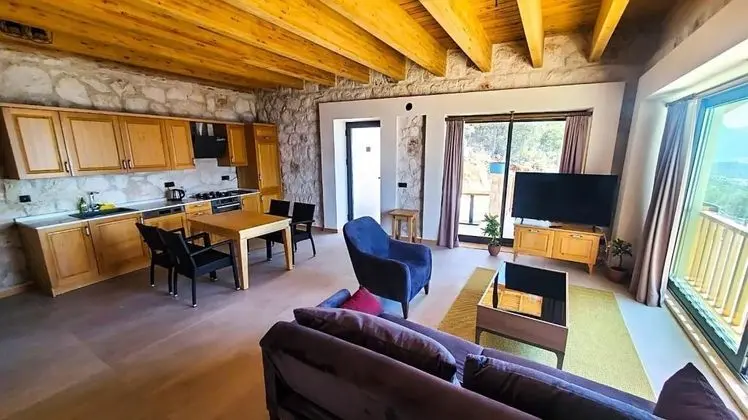 Aile Suiti, Deniz ve Dağ Manzaralı, 1. Kat
