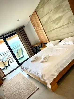 Deluxe Oda Balkonlu, Deniz veya Havuz Manzaralı, 2. Kat