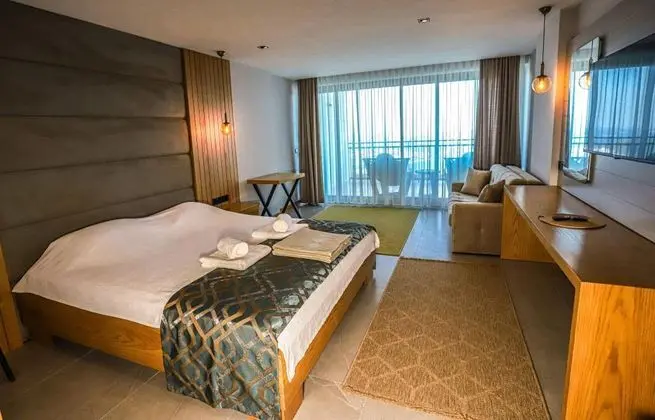 Deluxe Oda, Deniz ve Havuz Manzaralı, Balkonlu