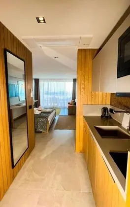Deluxe Oda, Deniz ve Havuz Manzaralı, Balkonlu