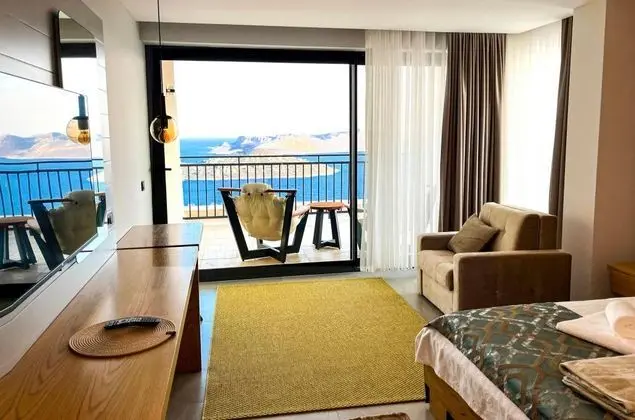 Deluxe Oda, Deniz ve Havuz Manzaralı, Balkonlu