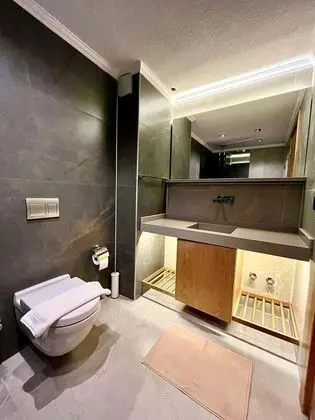 Deluxe Oda, Deniz ve Havuz Manzaralı, Balkonlu