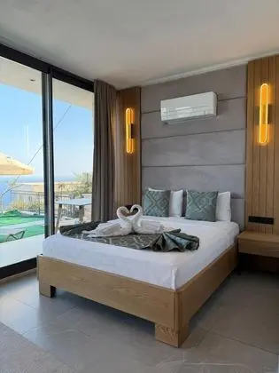Deluxe Oda, Deniz ve Havuz Manzaralı, Balkonlu