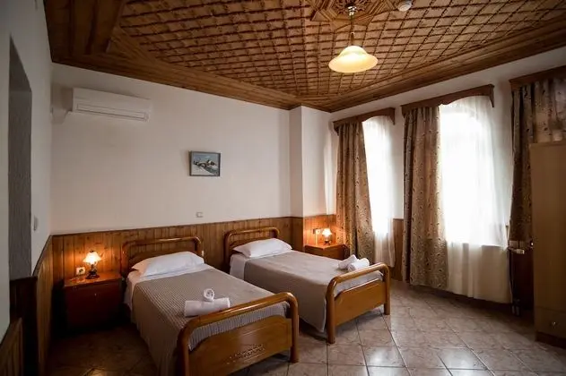 Tek Büyük veya İki Ayrı Yataklı Oda