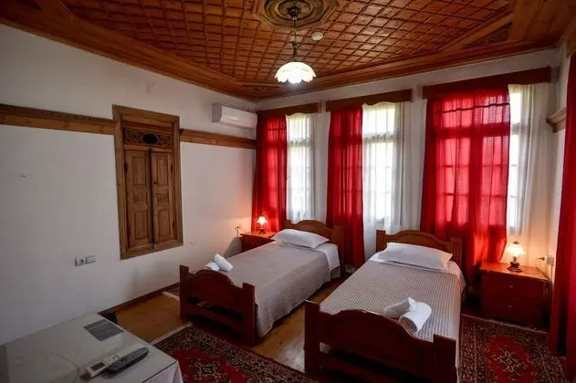 Tek Büyük veya İki Ayrı Yataklı Oda