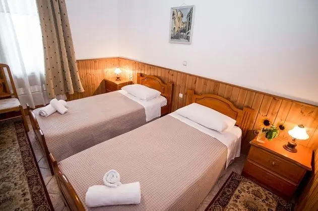 Tek Büyük veya İki Ayrı Yataklı Oda