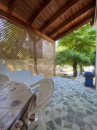 Dört Kişilik Oda, Deniz ve Bahçe Manzaralı, Giriş Katı