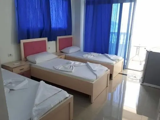 Standard Üç Kişilik Oda, Deniz Manzaralı
