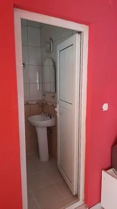 Üç Kişilik Oda