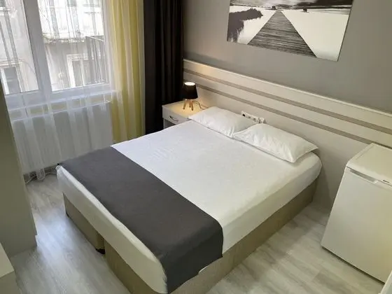Standart Oda, Sokak Manzaralı