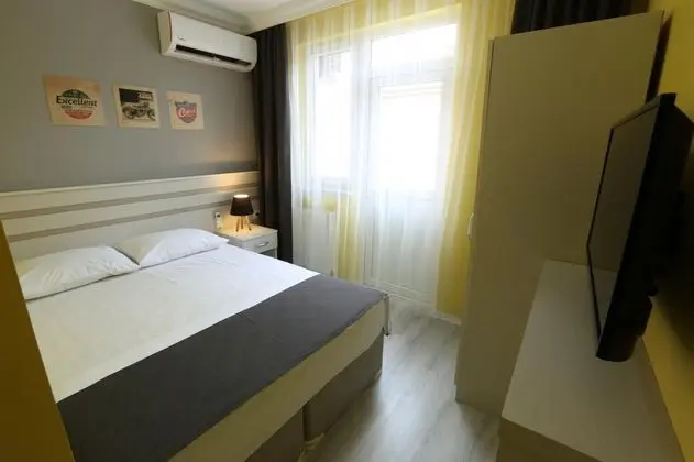 Standart Oda, Sokak Manzaralı