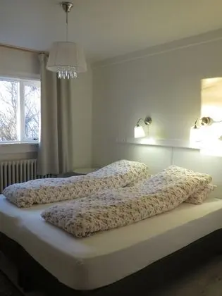 Tek Büyük veya İki Ayrı Yataklı Oda, Ortak Banyo