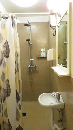 Tek Kişilik Oda, Ortak Banyo