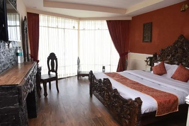 Premium Tek Büyük Yataklı Oda