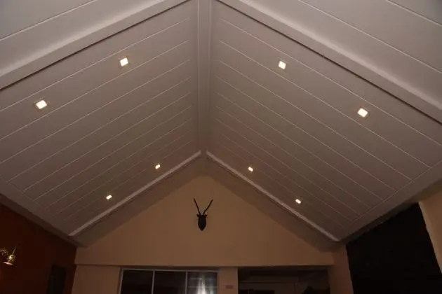 Premium Tek Büyük Yataklı Oda