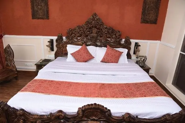 Premium Tek Büyük Yataklı Oda