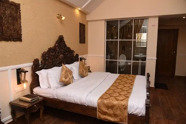 Premium Tek Büyük Yataklı Oda