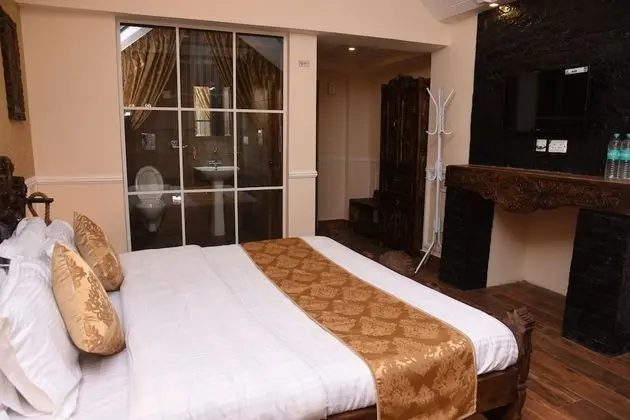 Premium Tek Büyük Yataklı Oda