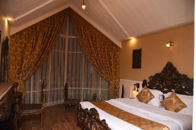 Premium Tek Büyük Yataklı Oda