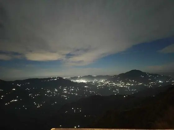 Premium Tek Büyük Yataklı Oda