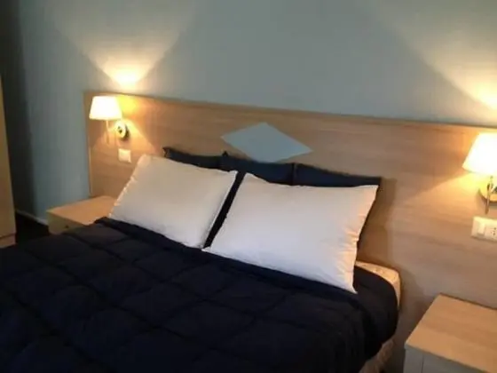 Tek Büyük veya İki Ayrı Yataklı Oda, Ortak Banyo