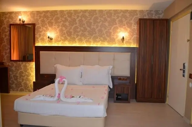 Standart Oda, Kara Manzaralı