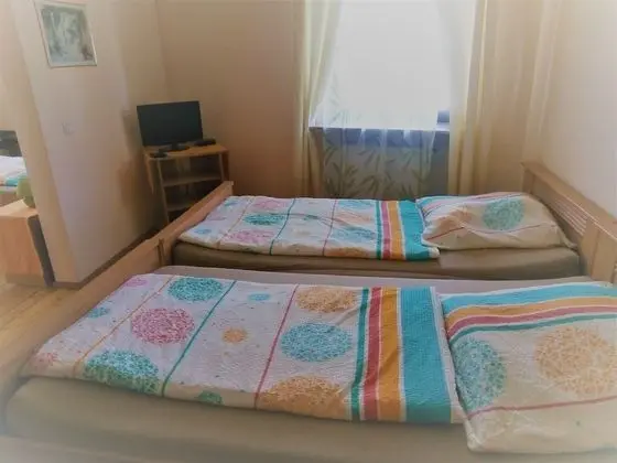 Standard Üç Kişilik Oda, Banyolu/Duşlu