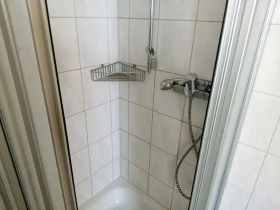 Standard Üç Kişilik Oda, Banyolu/Duşlu