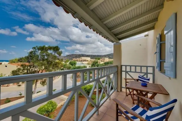 Bungalov, Teras, Denize Bakan