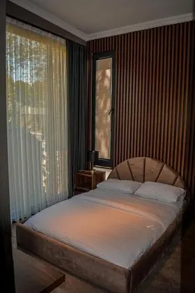 Villa - 2 Yatak Odalı, Göl Manzaralı, Özel Havuzlu