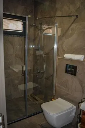 Villa - 2 Yatak Odalı, Göl Manzaralı, Özel Havuzlu