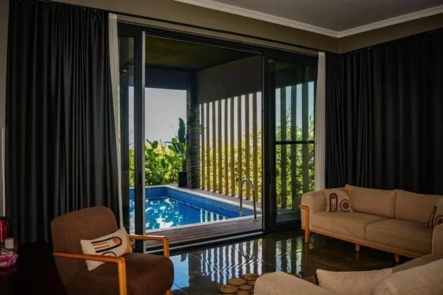 Villa - 2 Yatak Odalı, Göl Manzaralı, Özel Havuzlu