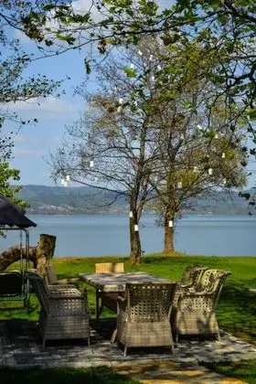 Villa - 2 Yatak Odalı, Göl Manzaralı, Özel Havuzlu