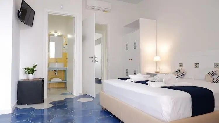 Comfort Üç Kişilik Oda (kalinifta room 213)