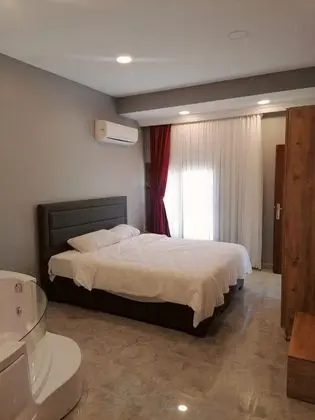 HAVUZ MANZARALI
