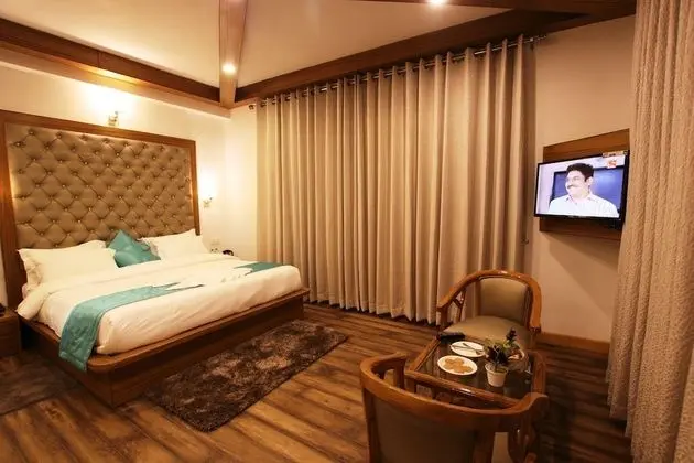 Deluxe Tek Büyük Yataklı Oda, 1 En Büyük (King) Boy Yatak, Sigara İçilebilir, Dağ Manzaralı