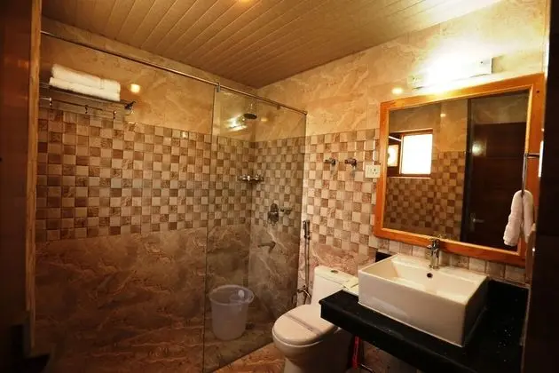 Deluxe Tek Büyük Yataklı Oda, 1 En Büyük (King) Boy Yatak, Sigara İçilebilir, Dağ Manzaralı
