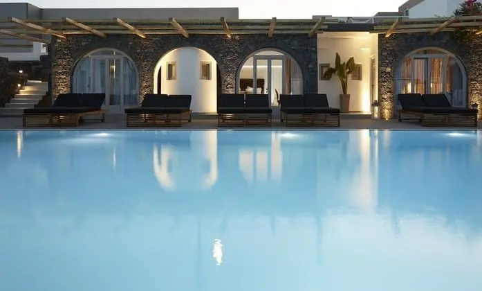 Honeymoon Pool Front Suite
