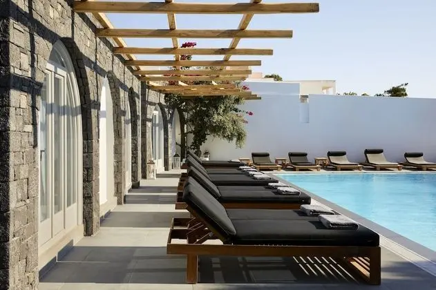 Honeymoon Pool Front Suite