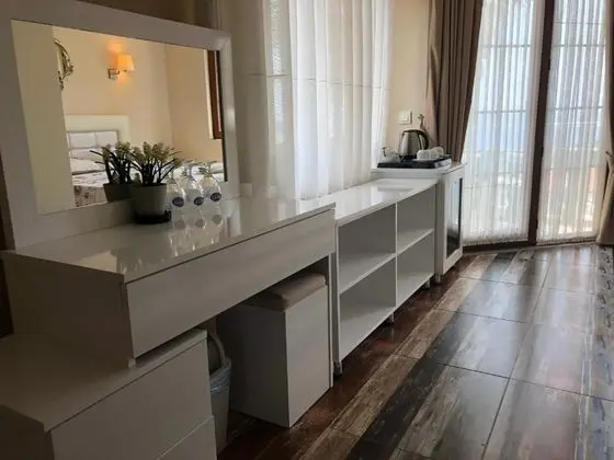 Aile Odası, Deniz Manzaralı, Balkonlu