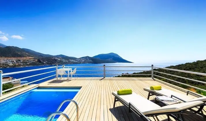 Private Pool Rooms