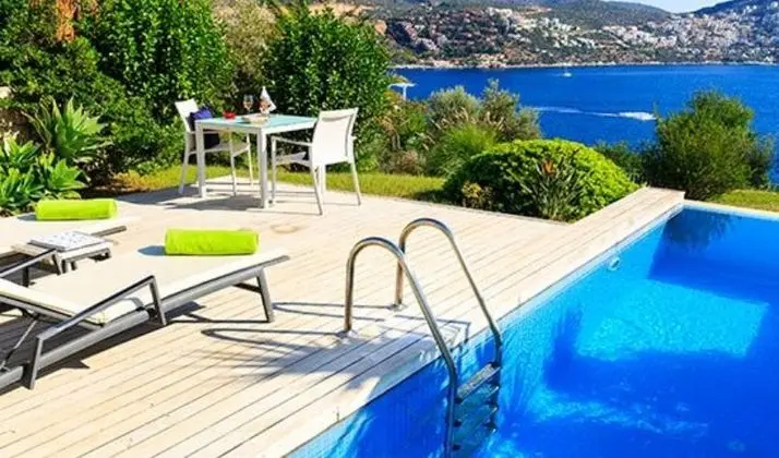 Private Pool Rooms