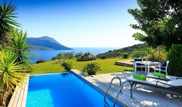 Private Pool Rooms