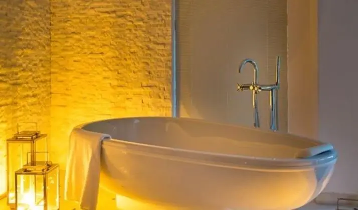 Private Pool Rooms