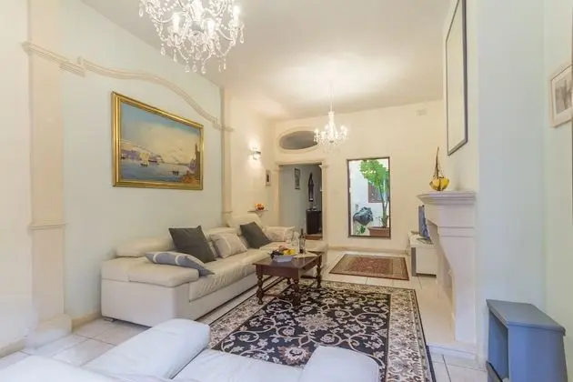 Family Sıra Ev, Birden Çok Yatak, 2 Banyolu (Kalkara Well Located Townhouse)