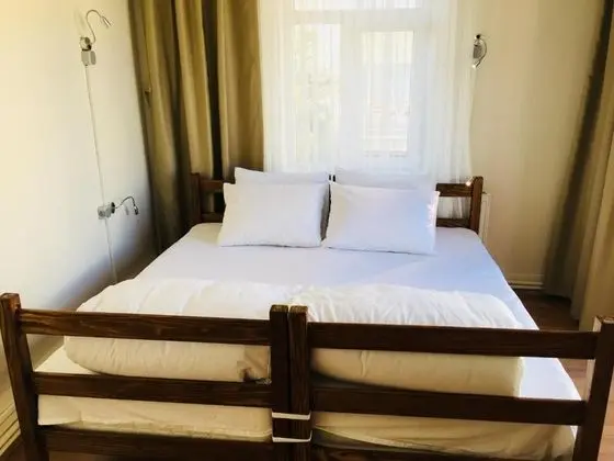 Çift Kişilik, Bahçe Manzaralı, Ortak Banyolu