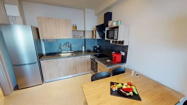 Junior Apart Daire, Havuz Kullanımı, Havuz Kenarı