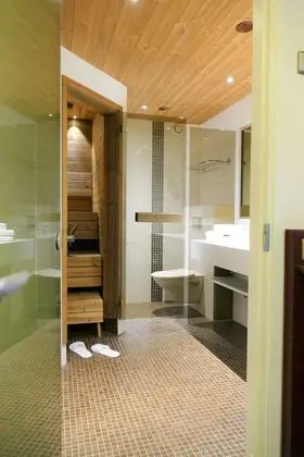 Süit, 1 En Büyük (King) Boy Yatak, Sauna