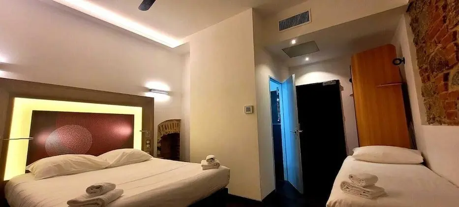Üç Kişilik Oda